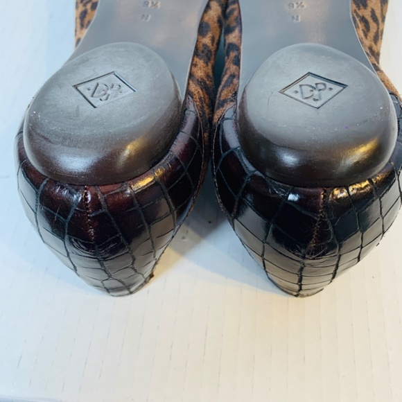 DONALD J PLINER Brown Leopard Suede GLORIA Flats 9.5 N Peep Toe Shimmer Italy - Picture 14 of 16